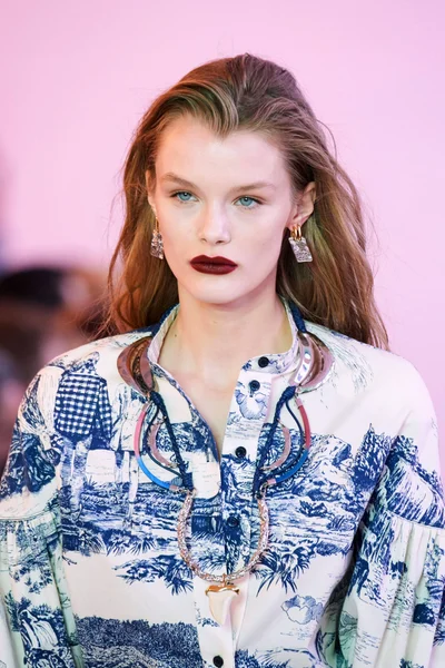 Look 19